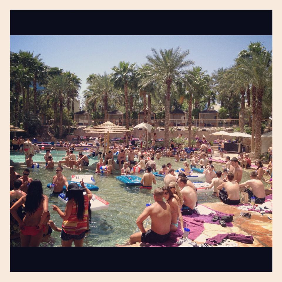 portopong vegas pool party